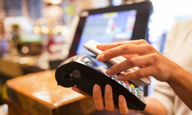 支付宝新数据突然宣布，微信措手不及，网友大呼收费项目多，无奈