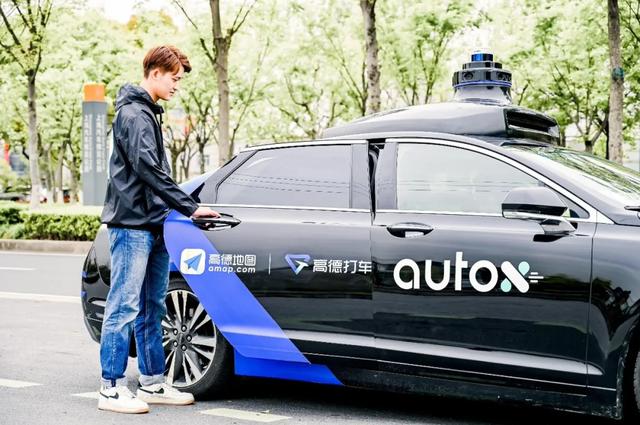 百度、高德争相上线Robotaxi，是否会加速滴滴首汽们落地自动驾驶