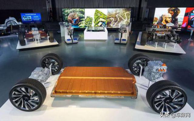 连放两大招，凯迪拉克Lyriq和Celestiq将迎战特斯拉热门车？