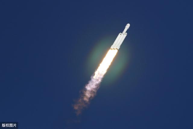 马斯克的卫星互联网恐成烂尾项目，美国政府和军方都被他骗了？