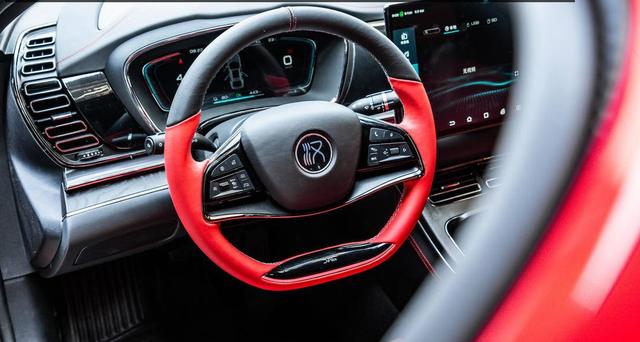 集齐了比亚迪所有的先进技术，这款车能否为中国品牌争一口气呢？