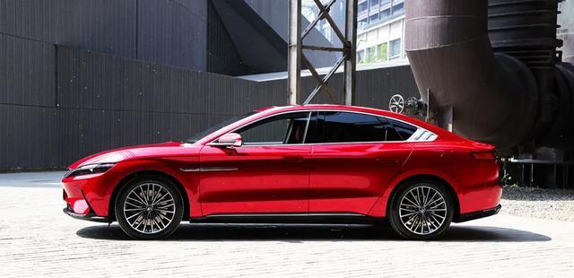 集齐了比亚迪所有的先进技术，这款车能否为中国品牌争一口气呢？