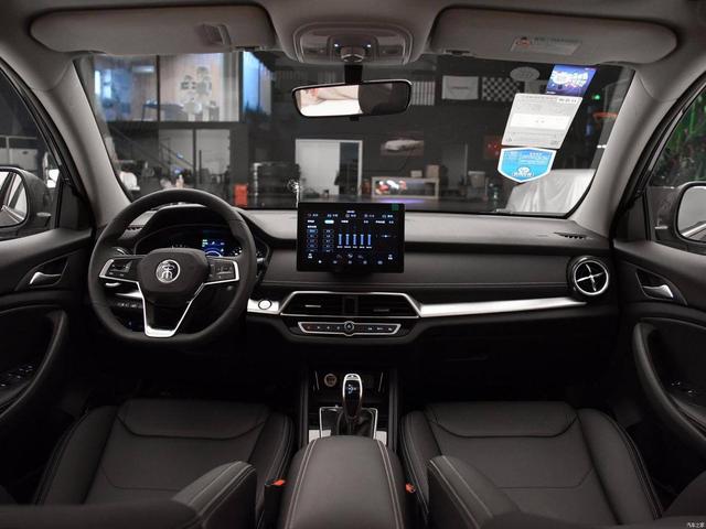 比亚迪真的成功了! 新车上市7天订单过3千, 只要6.99万起步！