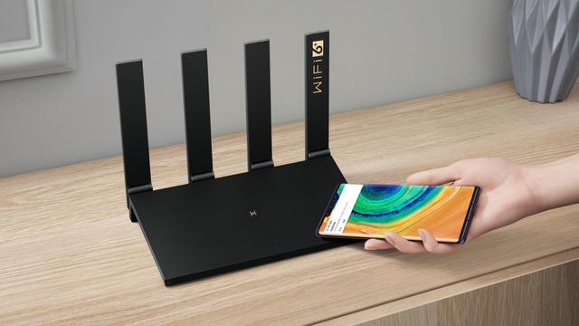 家里无线网升级华为Wi-Fi 6+，峡谷天神下凡一锤四，队友直喊666