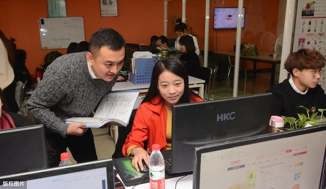 8块的进货价，卖100块给别人翻了20倍，这个电商玩法值得了解