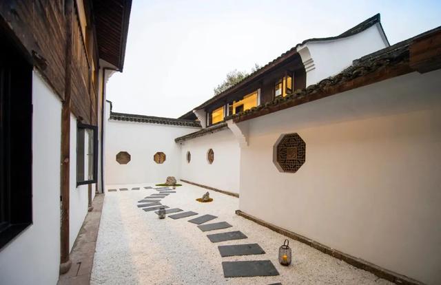 那些从阿里辞职去开民宿的人，后来都怎么样了？