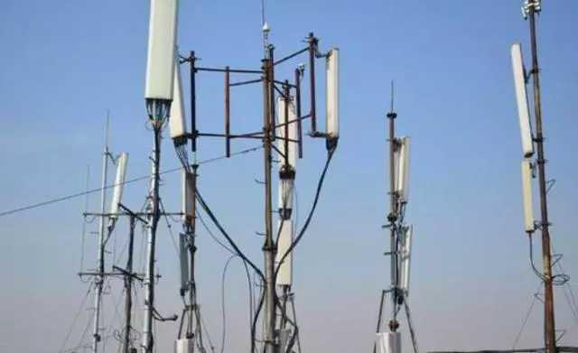 美国博士宣称5G导致新冠病毒，英国民众烧毁多座信号塔