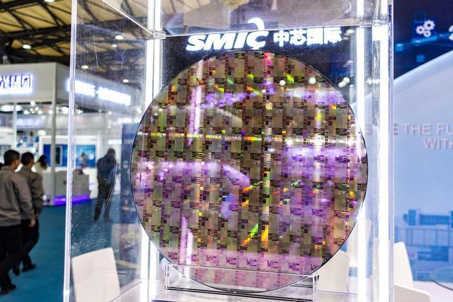 华为7nm芯片最后的“救命稻草”，国产光刻机交付在即