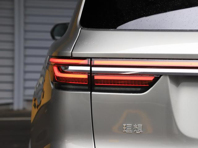 X5、Q7迎来新对手，马力326匹不足33w，预售120分钟订单超4万台