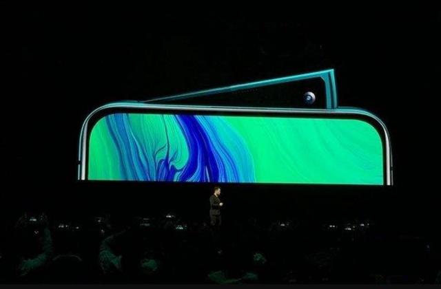 库克的尴尬：刘海造型成了“过街老鼠”，各大厂商都不再使用