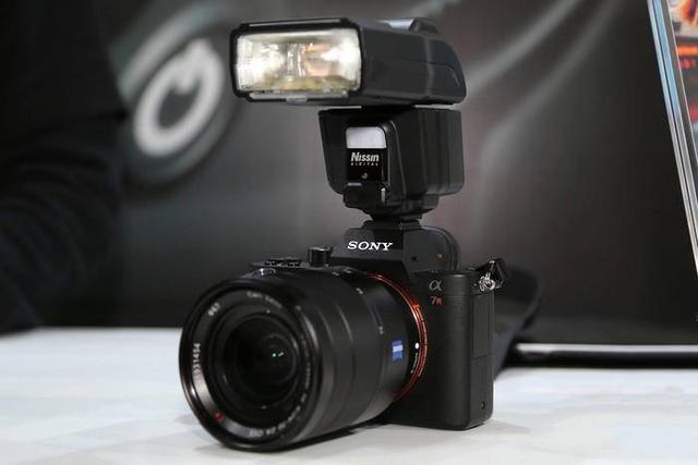 兼容所有18650电池，XTAR爱克斯达PB2C智能充电器上手测评