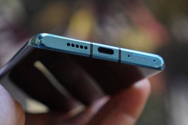 抢先苹果新机，华为Mate40Pro或将采用屏下摄像头设计