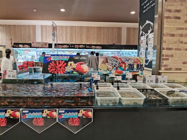 新发地市场供应北京80%农产品，暂时休市！会否影响生活必需品的正常供应？实地探访中有超市明示直供基地