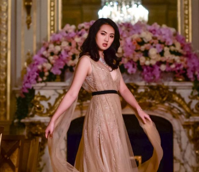 华为任正非的小女儿，22岁才貌双全气质佳，网友：不出道太可惜了