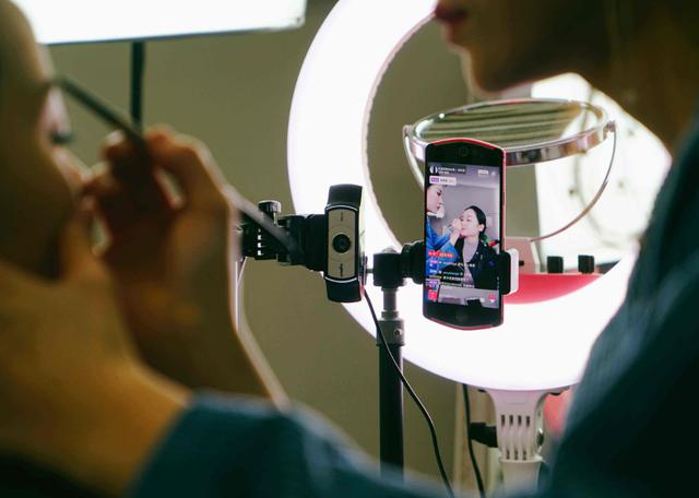 马云早已暗示！未来50%工作将消失，这4大职业却会成为“香饽饽”