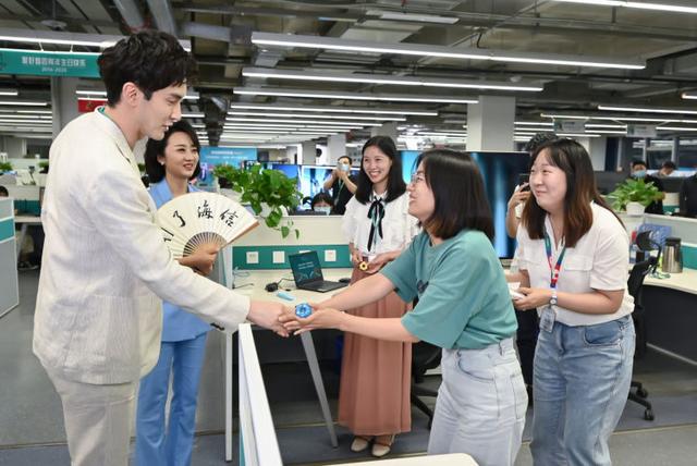 高伟光入职首日营业表现太“可”，真假帝君在线pk，四海八荒你