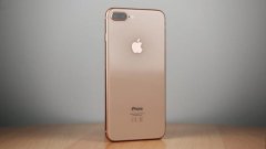 iPhone 8 Plus沦为中端机，一代神机“落幕”，还值得买吗？
