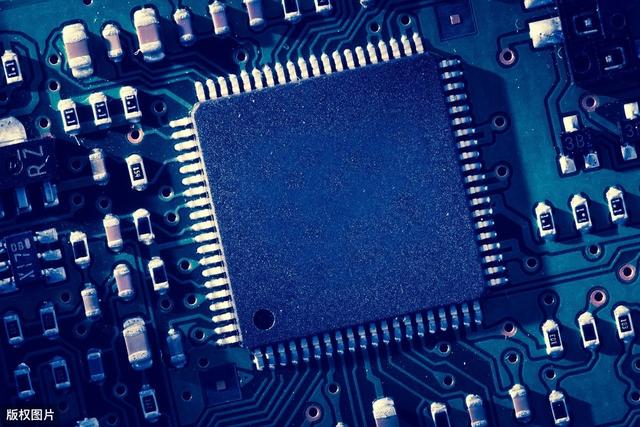 搭载天玑800的红米手机要来了，会是麒麟820的对手么？