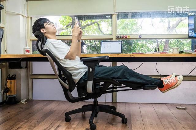 为你的老腰「续命」，老罗吹爆的办公椅升级款来了