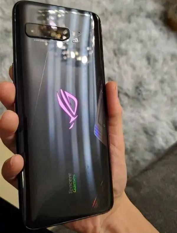 ROG游戏手机3曝光：跑分64W，首发骁龙865 Plus？