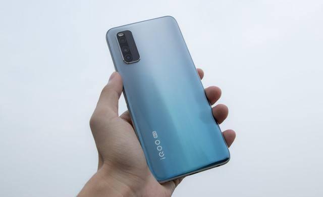 iQOO又一款新机曝光，高刷新率＋超大电池，你想要的它都有