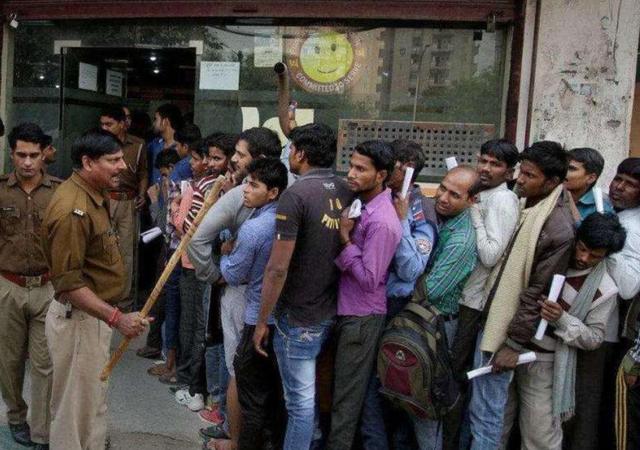 中国手机在印度开售，几分钟被抢购一空，印媒：抵制中国货太难了