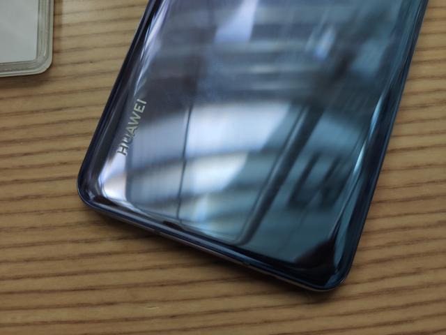 从4299降至3599,麒麟990+40W,网友:买早了