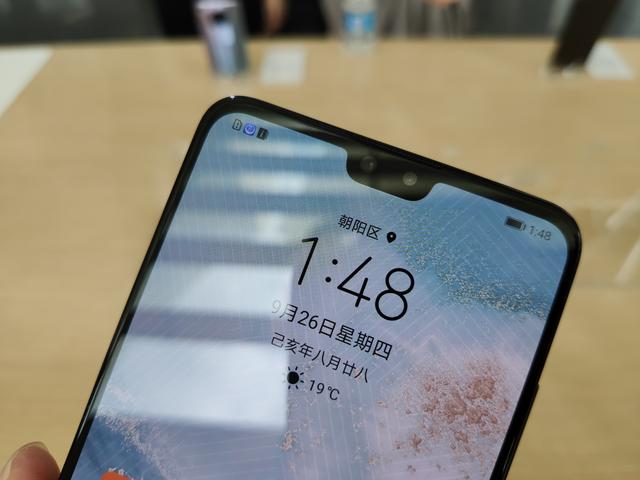 从4299降至3599,麒麟990+40W,网友:买早了