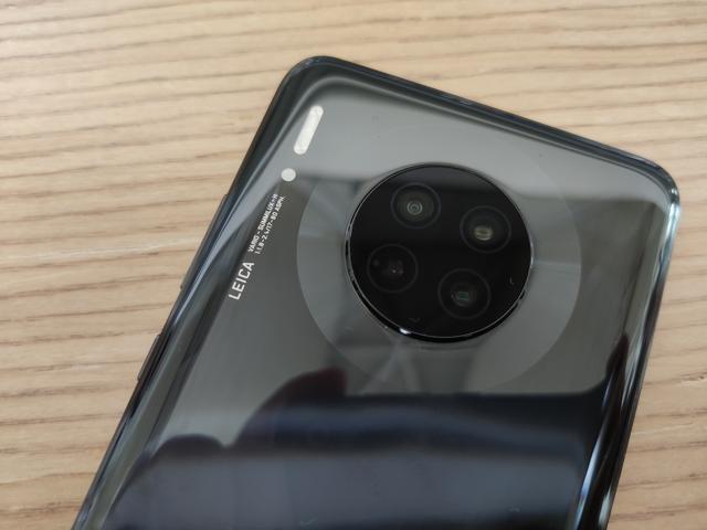 从4299降至3599,麒麟990+40W,网友:买早了