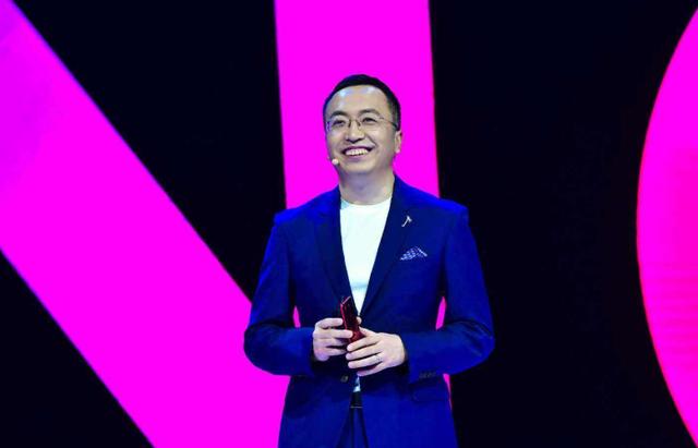 从3199跌至2099，从高端市场跌至低端市场，网友：终于等到了