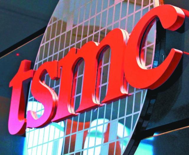 华为Mate40 Pro再次曝光,55倍变焦+双曲面超薄屏,台积电5nm打造