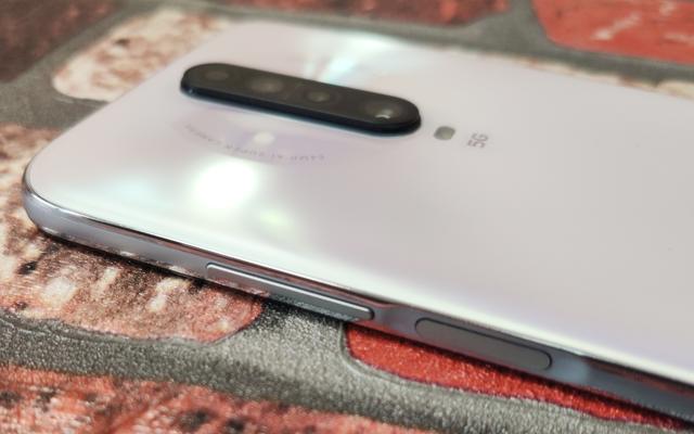 雷军爆发了，5G全网通+120Hz高刷仅1399，买到就是赚