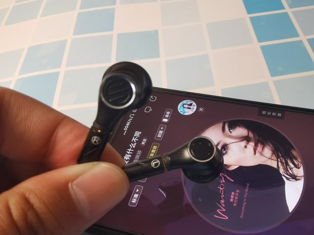 畅爽音质小巧外观！BGVP DX5音乐耳机评测：399元买到就是赚