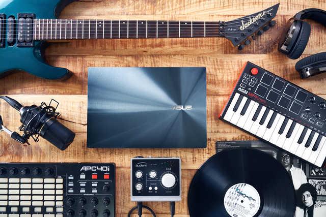 真正的黑科技：双屏笔记本到底有多香？