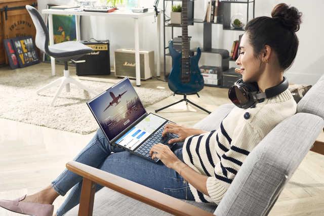 真正的黑科技：双屏笔记本到底有多香？