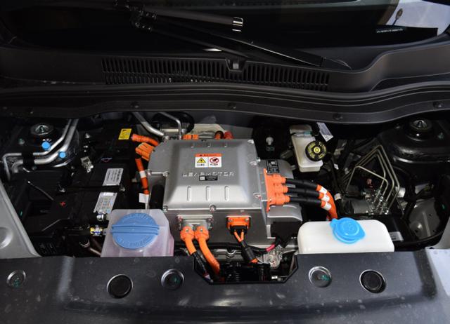 微型车再添“新将”，全新零跑T03登场，配双液晶大屏，6.58万起