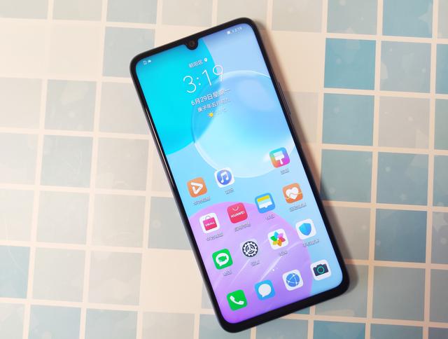 颜值实力样样都有!荣耀30青春版首发评测:5G时代的最强千元机