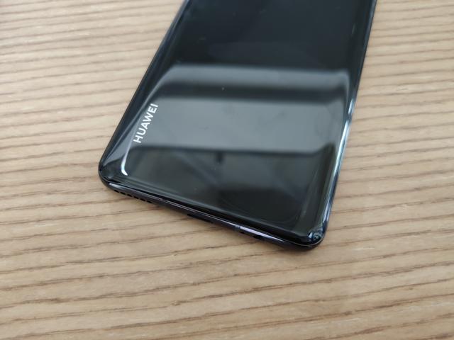 从4299降到3369，从高端市场跌到中端市场，网友：终于等到了