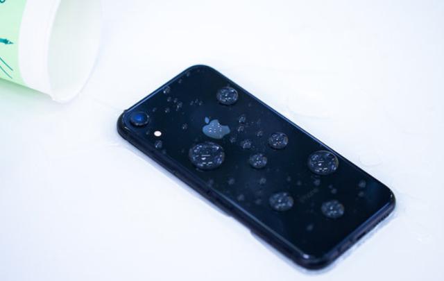 从6499降到3999，从高端市场跌到中端市场，网友：终于等到了