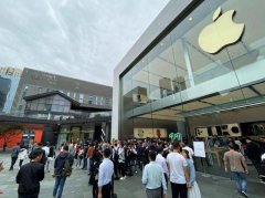 iPhone一天销量超过20亿，但实体门店停摆状态，库克措手不及