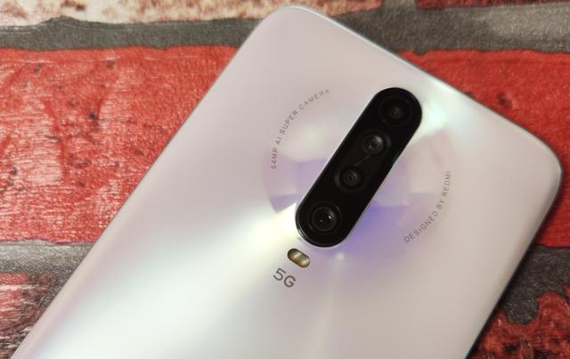 雷军爆发了，30W+4500mAh+5G仅1299，买到就是赚