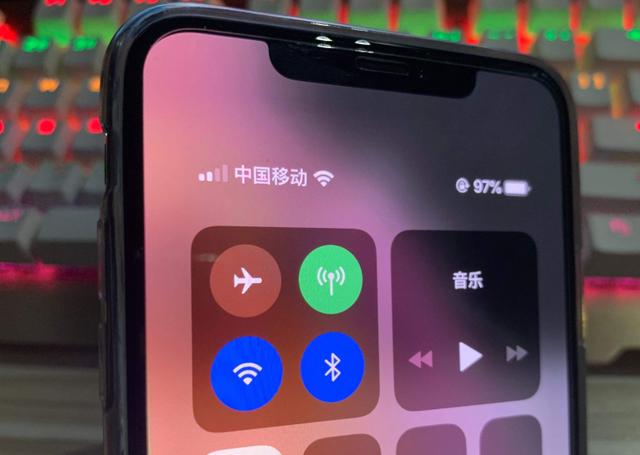 iPhoneXS：清仓价出现，还是说再见