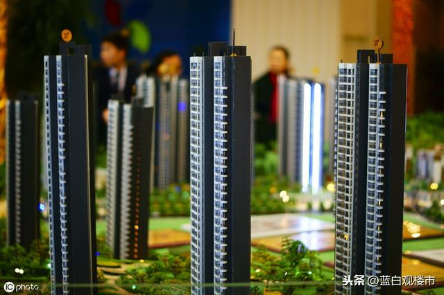 经济学家：人均住房面积42.1平米，有一半是1997年之前的老房子