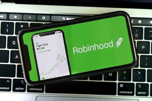 美国 20 岁散户因股票亏损 “73 万美元”误导自杀,家人怒告在线券商 Robinhood
