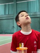 嗯哼被送外号小李现