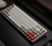 雷神推出新款 68 键三模无线键盘