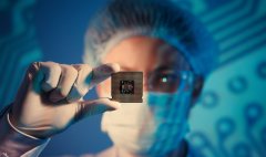 薪资涨了4倍，送价值2250万的房产，梁孟松辞职终于落幕