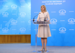 刚撂下电话就开干，美俄闹掰了对谁有利？