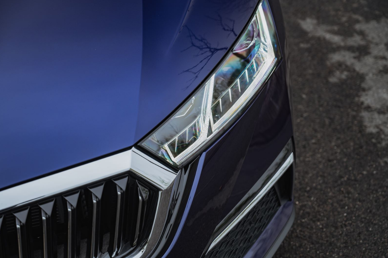 这才叫“换代”，全新明锐与奥迪同平台，空间超大，现款已跌破8w