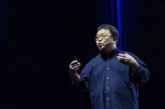 既然收购不了苹果，那罗永浩干脆选择赚苹果的钱